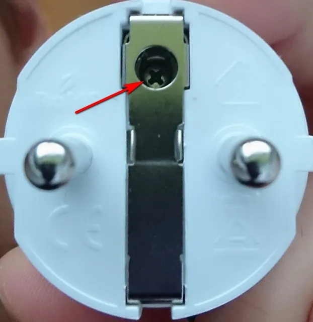 Hardly visible screw on original SP111 Hardly visible screw on original SP111